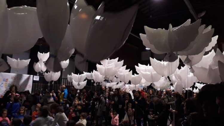Globos biodegradables por los Derechos de la Infancia en Léon