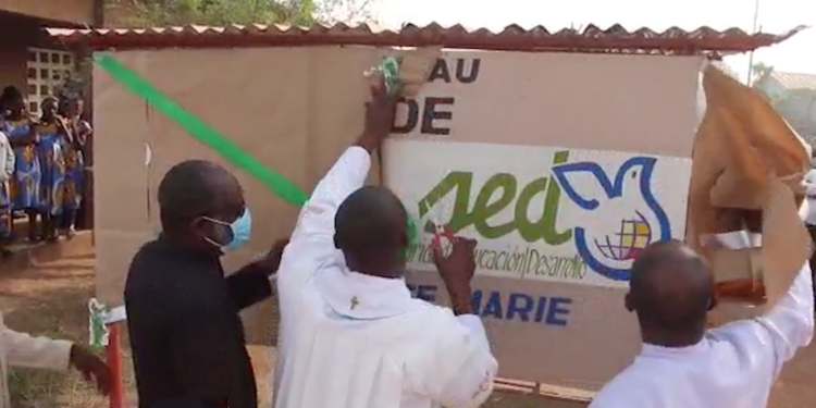 Inaugurado el nuevo pozo de agua potable en Bouaké, Costa de Marfil